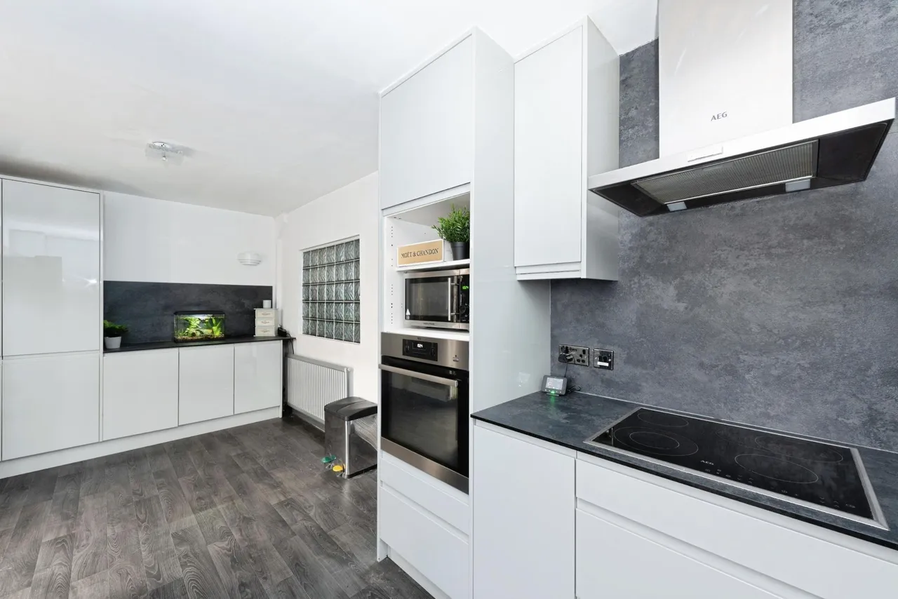 Muncaster Road, Ashford, TW15, photo 6