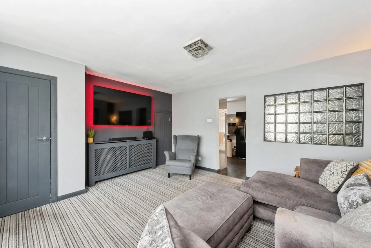 Muncaster Road, Ashford, TW15, photo 3