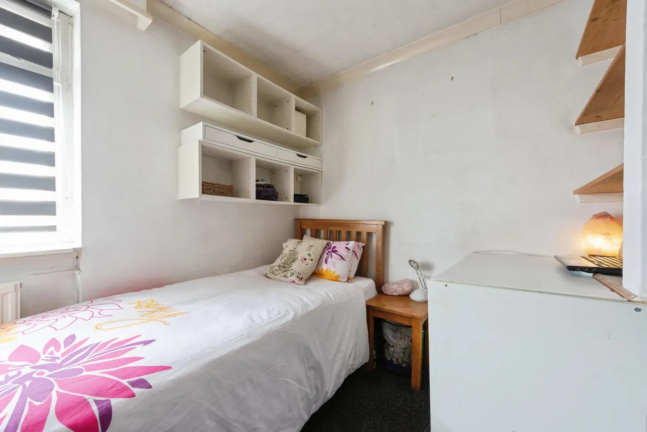 Muncaster Road, Ashford, TW15, photo 14