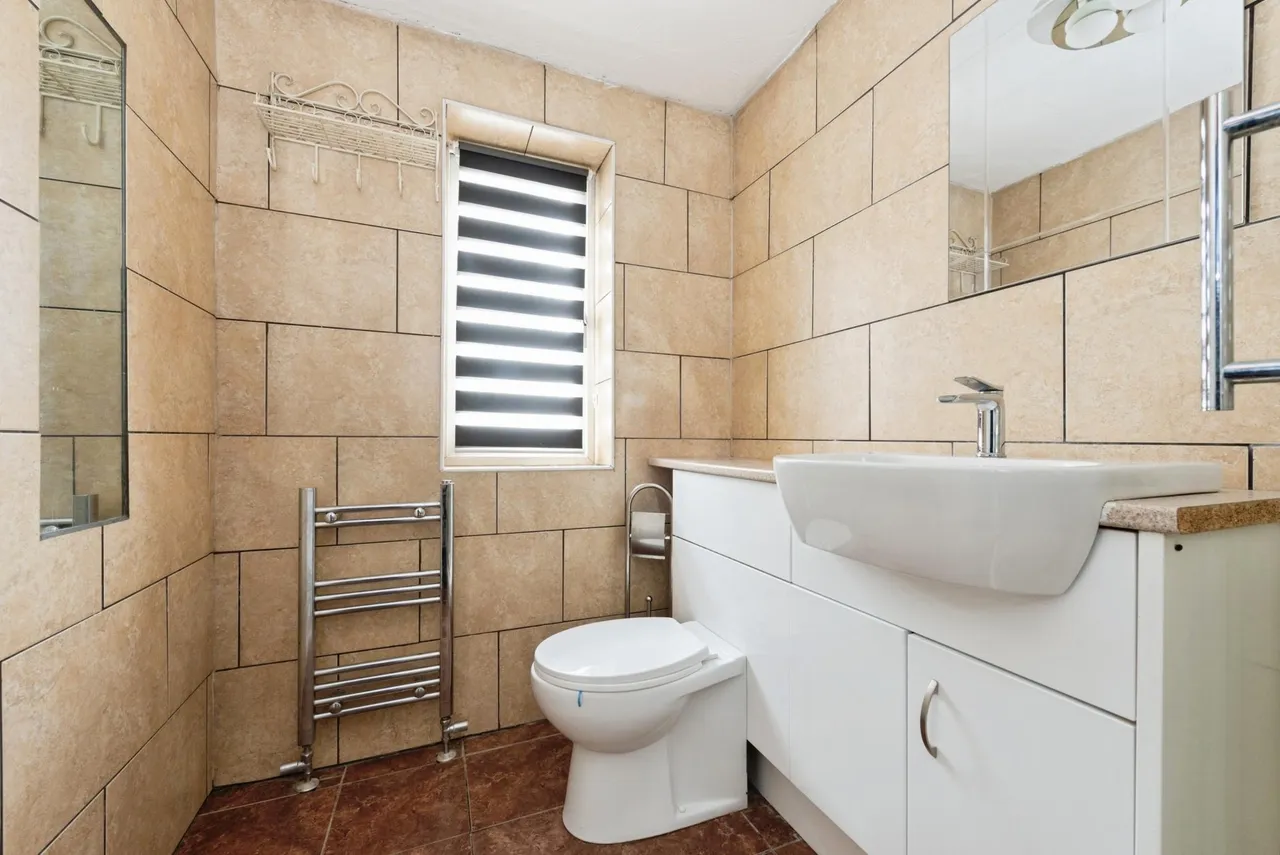 Muncaster Road, Ashford, TW15, photo 15