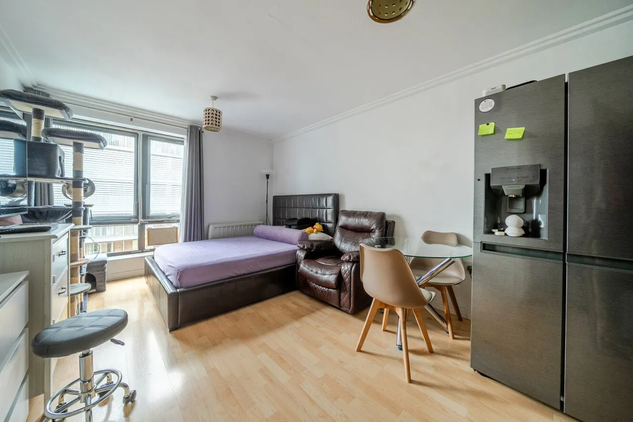 Victoria Road, Acton, London, W3, photo 10