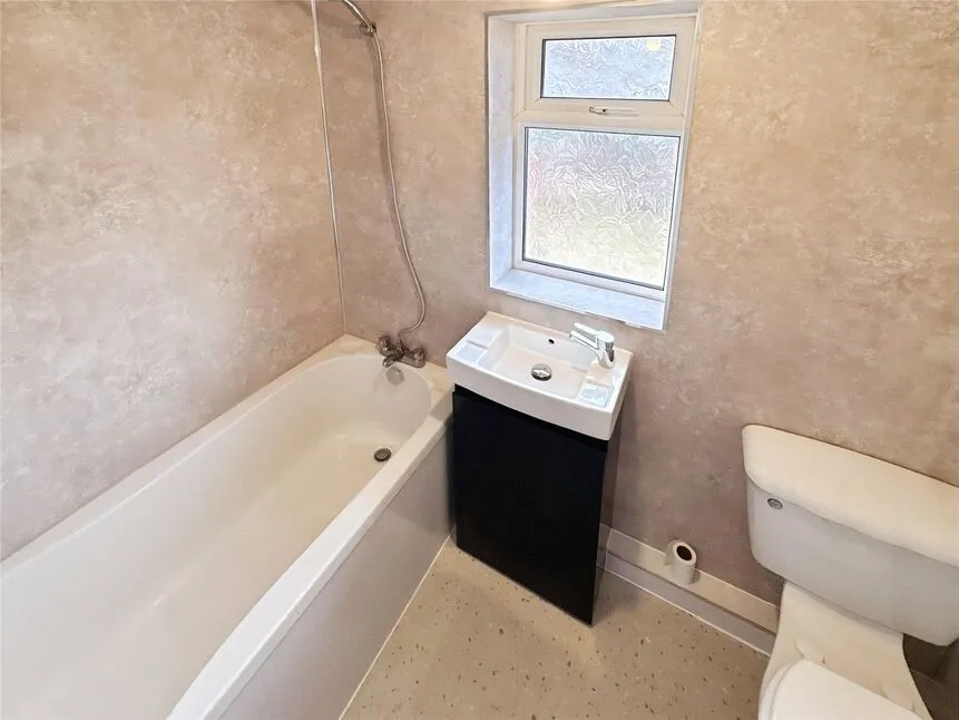 Rutland Crescent, Harworth, Nottinghamshire, DN11, photo 9