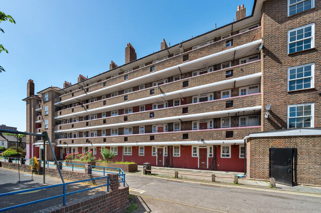 2 bed flat for sale, London, SE15