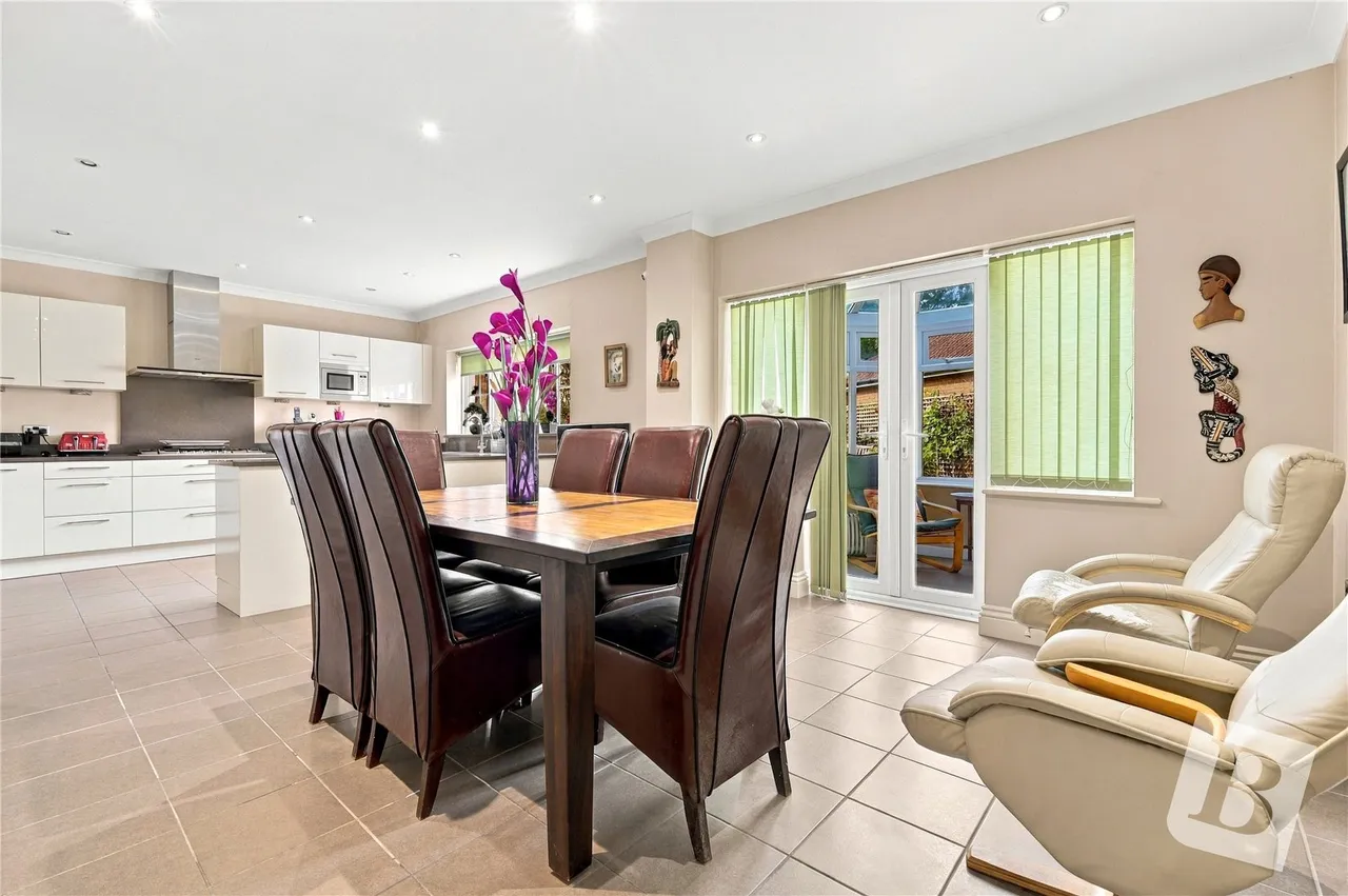 5 bed house for sale, Sidney Place, Old Beaulieu, CM1
