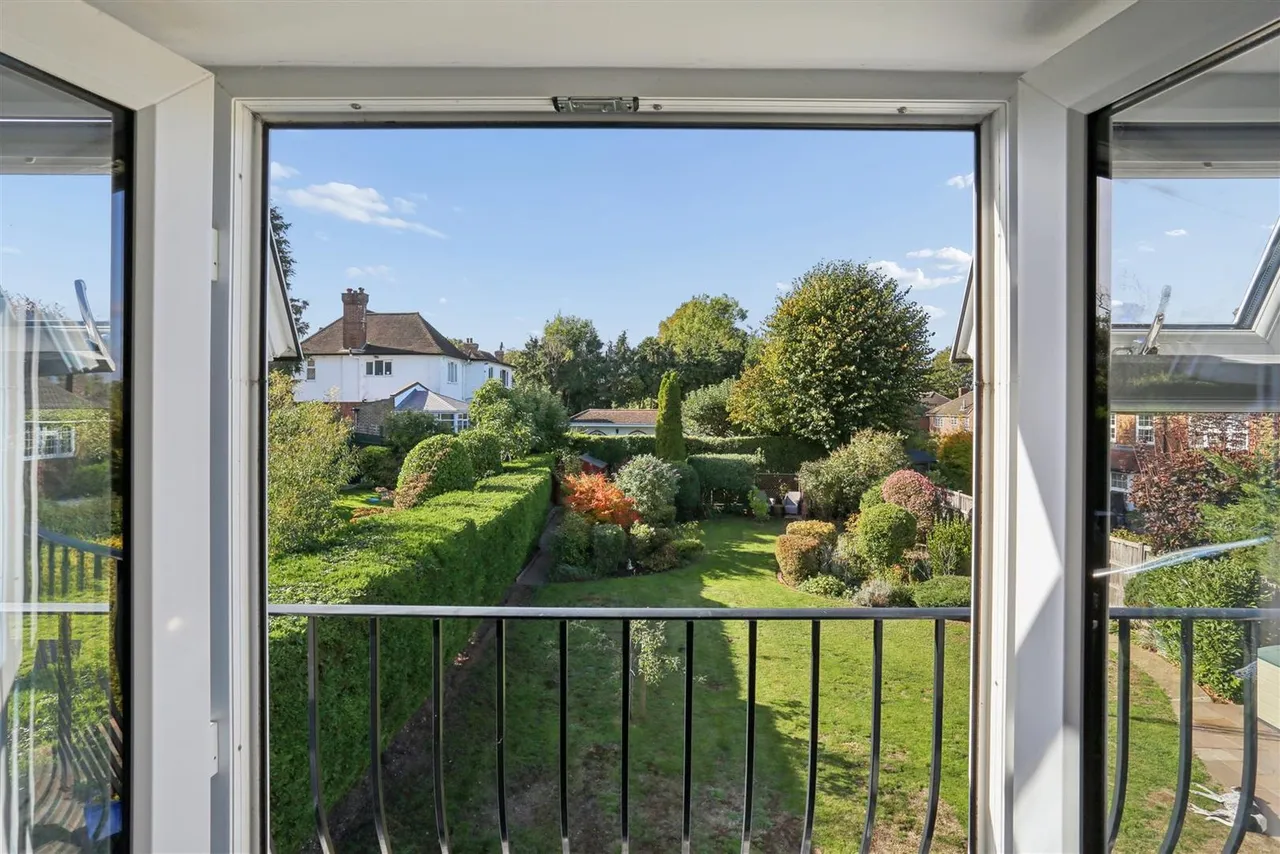 Sutton Lane, Banstead, SM7, photo 19