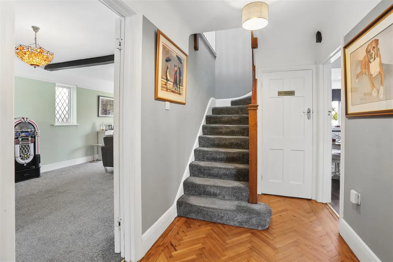Sutton Lane, Banstead, SM7, photo 6