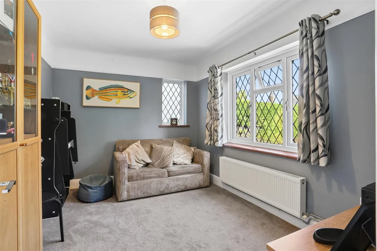 Sutton Lane, Banstead, SM7, photo 24