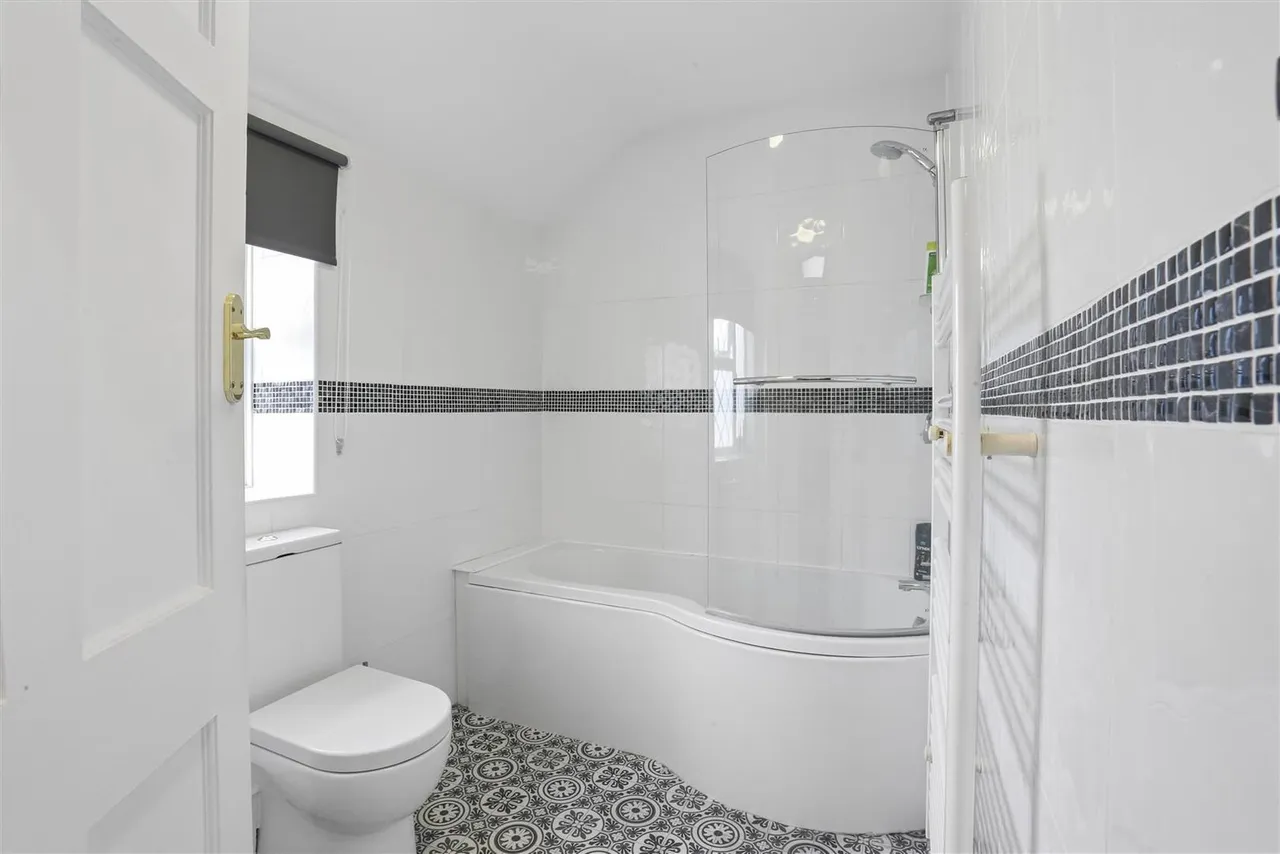 Sutton Lane, Banstead, SM7, photo 22