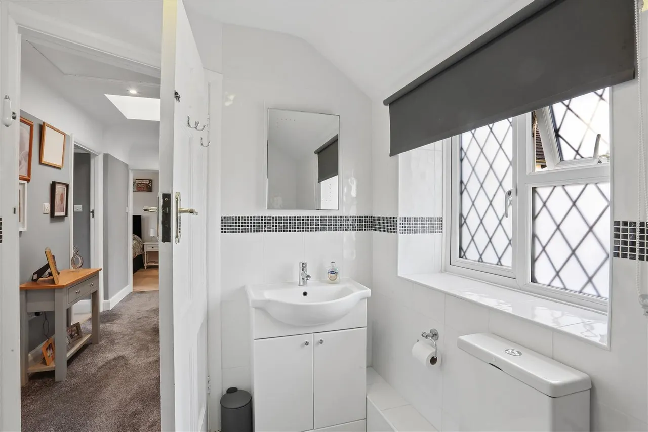 Sutton Lane, Banstead, SM7, photo 27