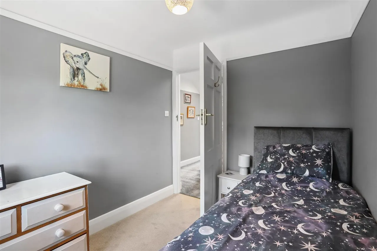 Sutton Lane, Banstead, SM7, photo 26