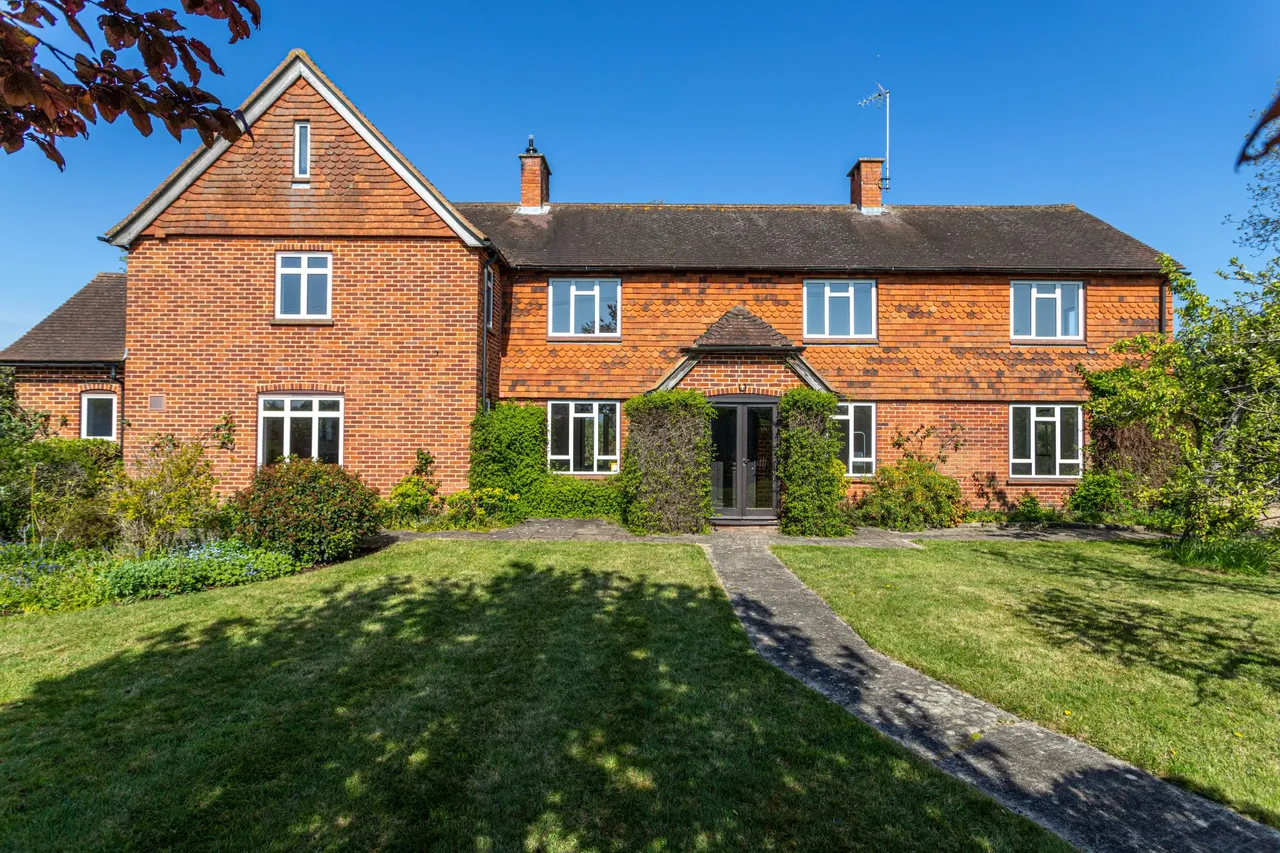 Borough Court Road, Hartley Wintney, RG27, photo 18