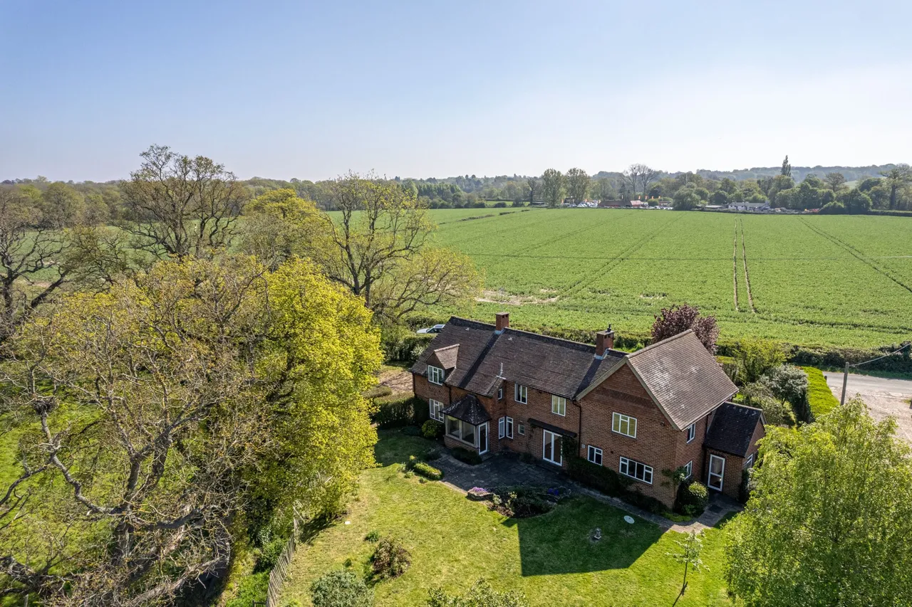 Borough Court Road, Hartley Wintney, RG27, photo 16