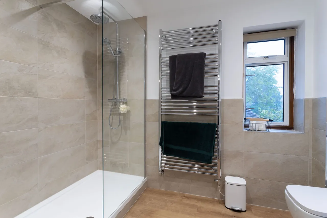 Borough Court Road, Hartley Wintney, RG27, photo 8