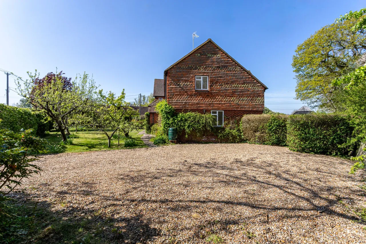 Borough Court Road, Hartley Wintney, RG27, photo 17