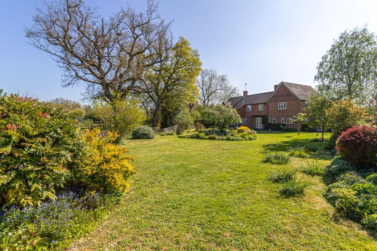 Borough Court Road, Hartley Wintney, RG27, photo 15