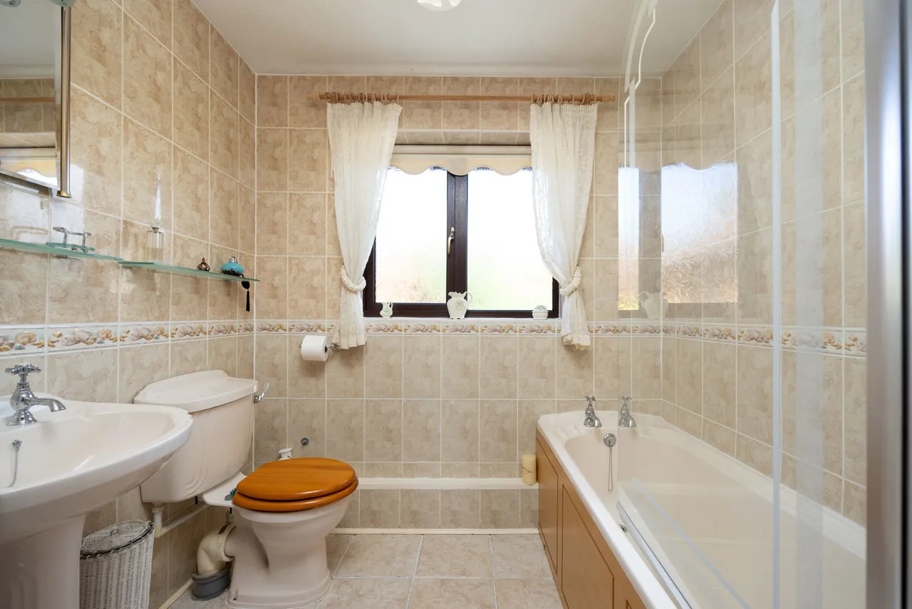 Kempsfield, Devizes, SN10, photo 40
