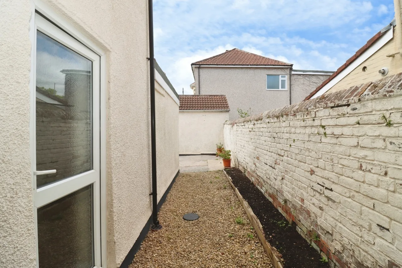 Hanham Road, Kingswood, Bristol, BS15, photo 12