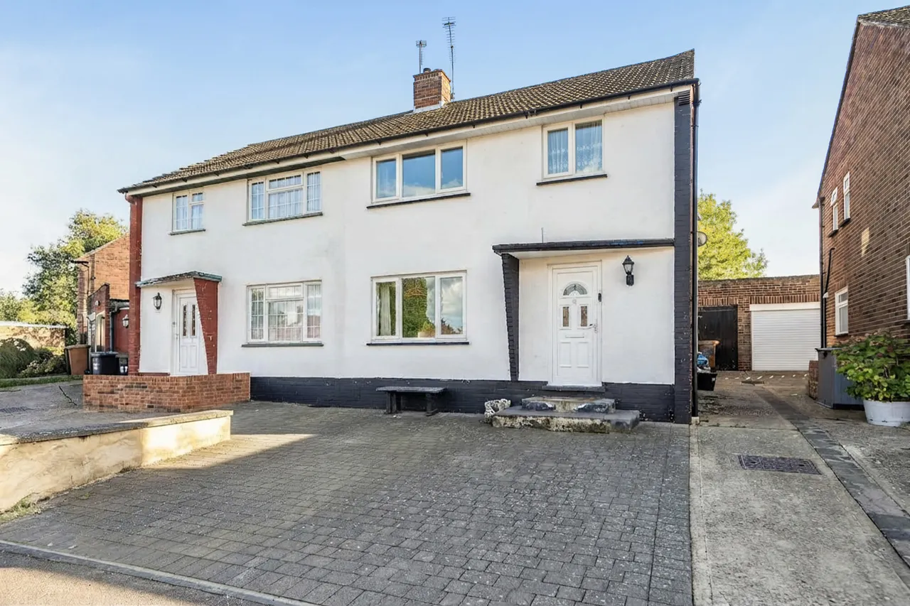 3 bed house for sale, Gosforth Lane, Watford, WD19