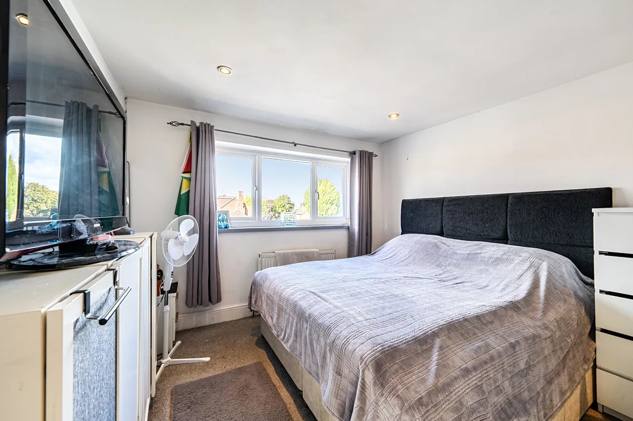 Gosforth Lane, Watford, WD19, photo 13