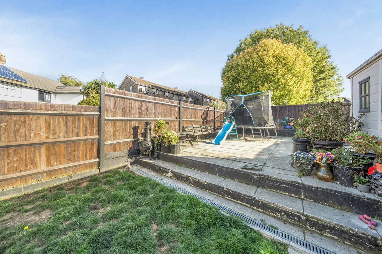 Gosforth Lane, Watford, WD19, photo 10