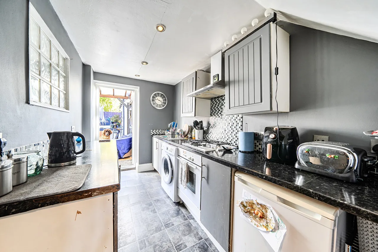 Gosforth Lane, Watford, WD19, photo 4