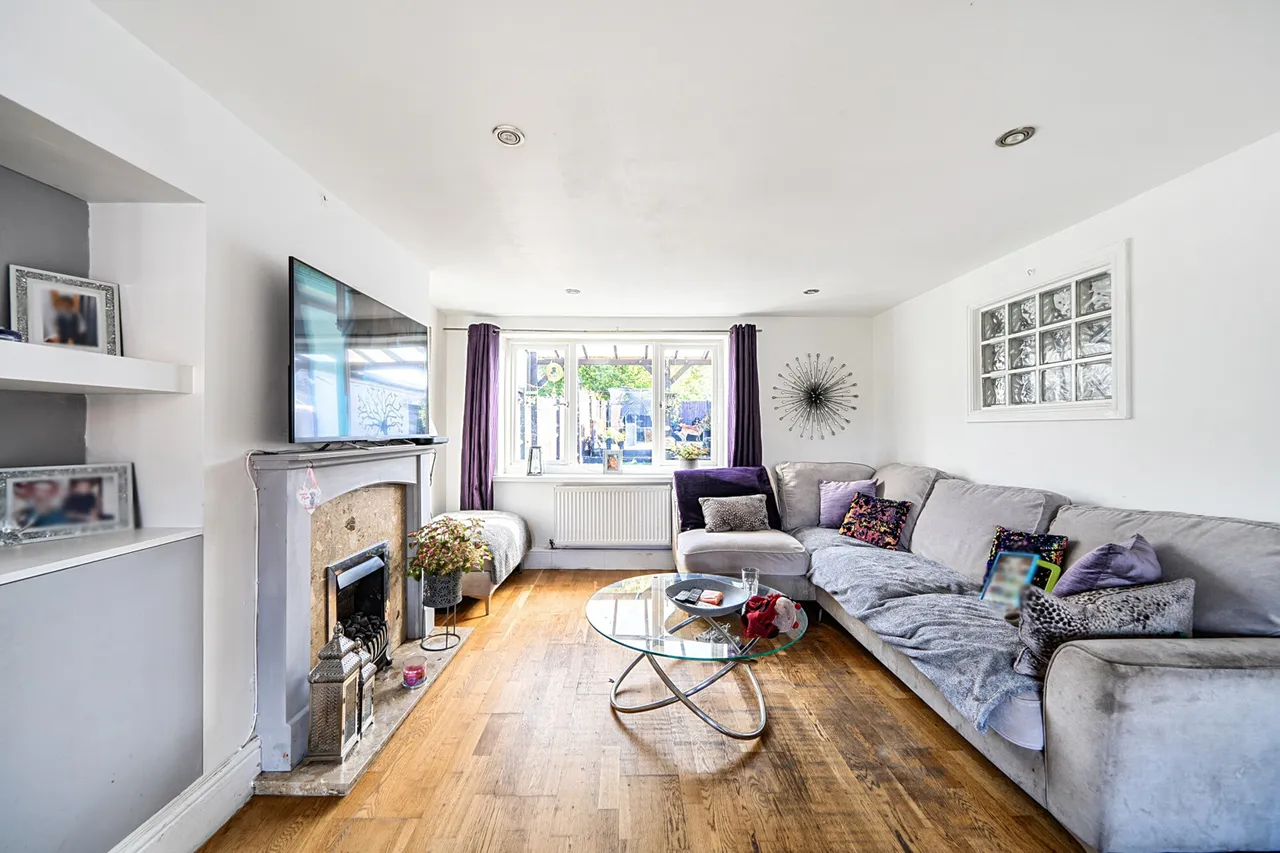Gosforth Lane, Watford, WD19, photo 17