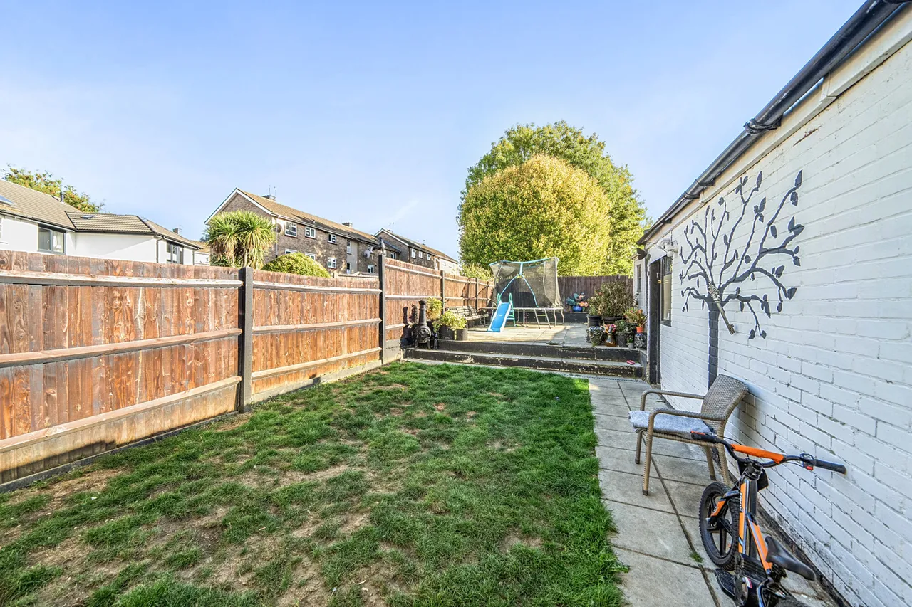 Gosforth Lane, Watford, WD19, photo 18