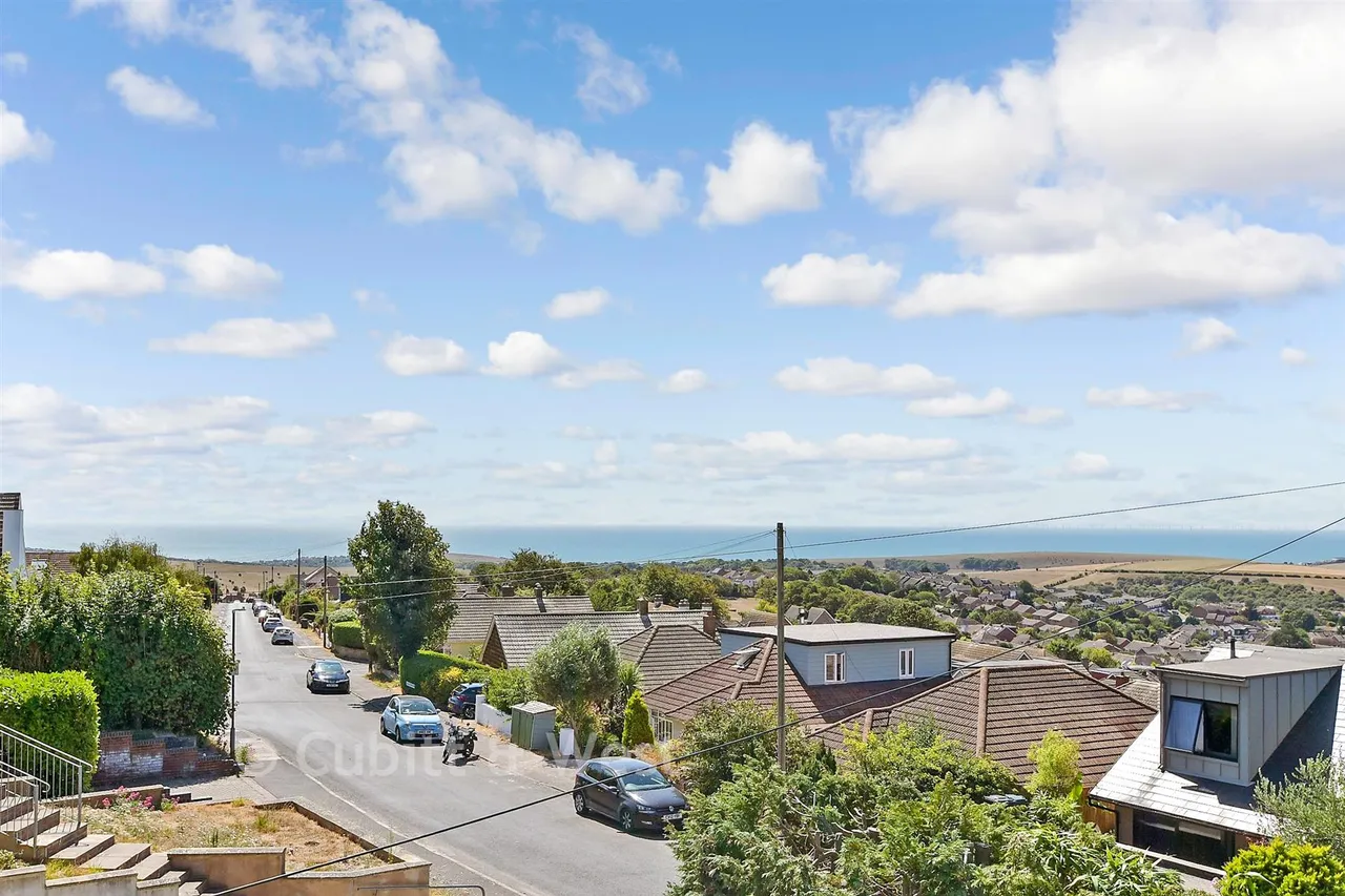 Crescent Drive North, Woodingdean, BN2, photo 2