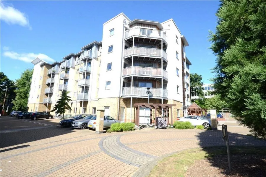 Coombe Way, Farnborough, GU14, photo 8