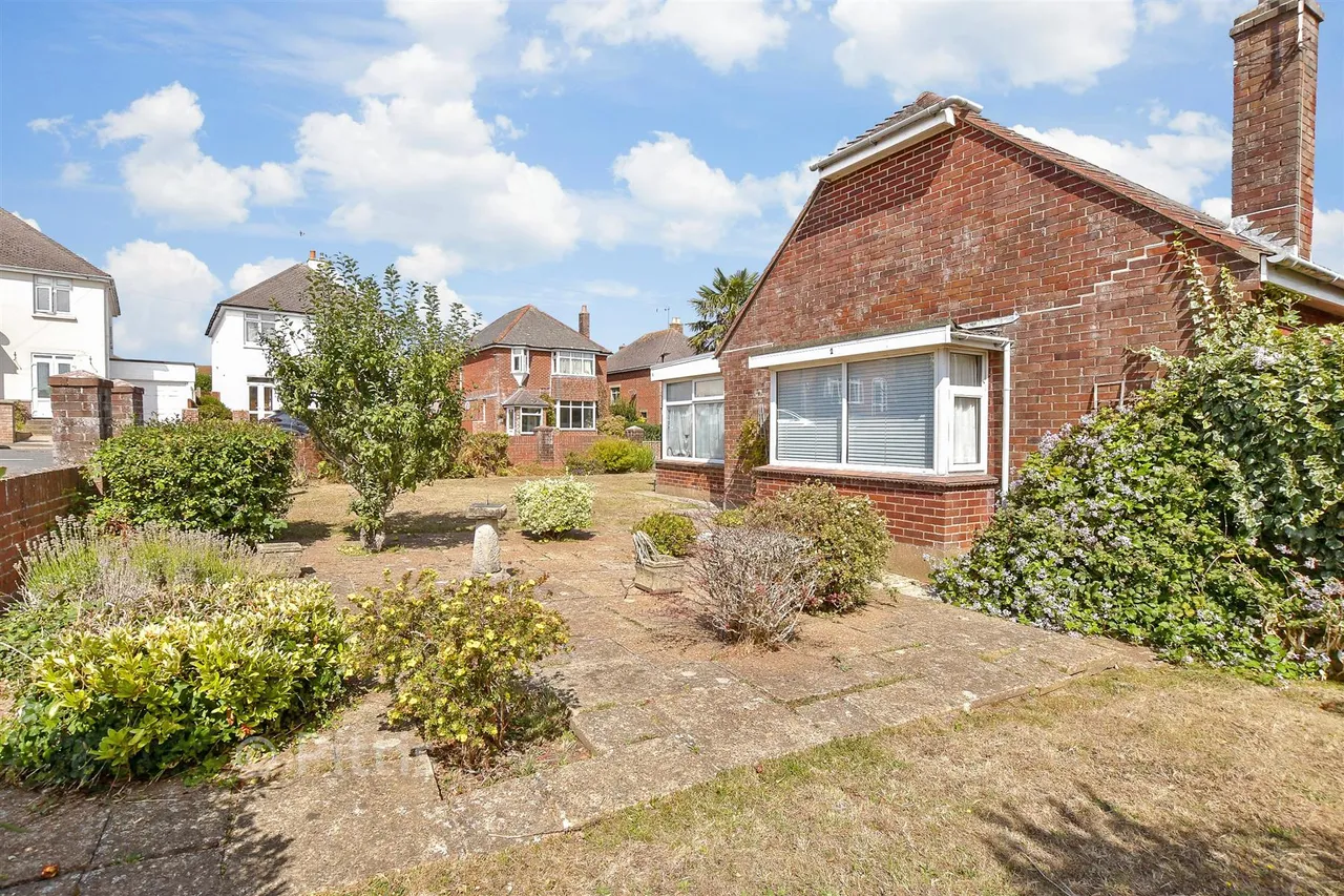 Vinings Gardens, Sandown, PO36, photo 11