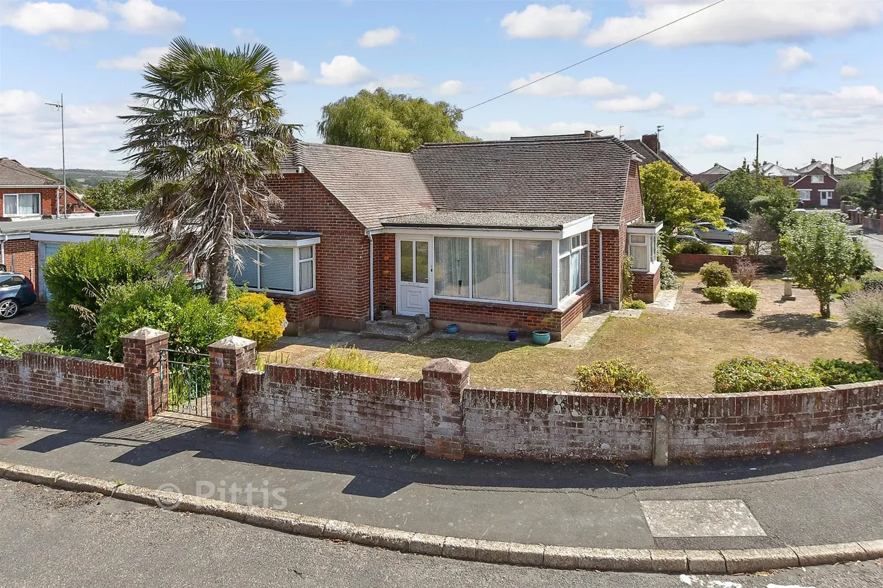 2 bed house for sale, Vinings Gardens, Sandown, PO36