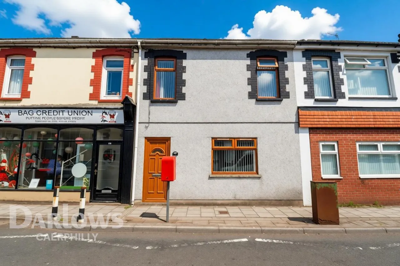 3 bed house for sale, Commercial Street, Bargoed