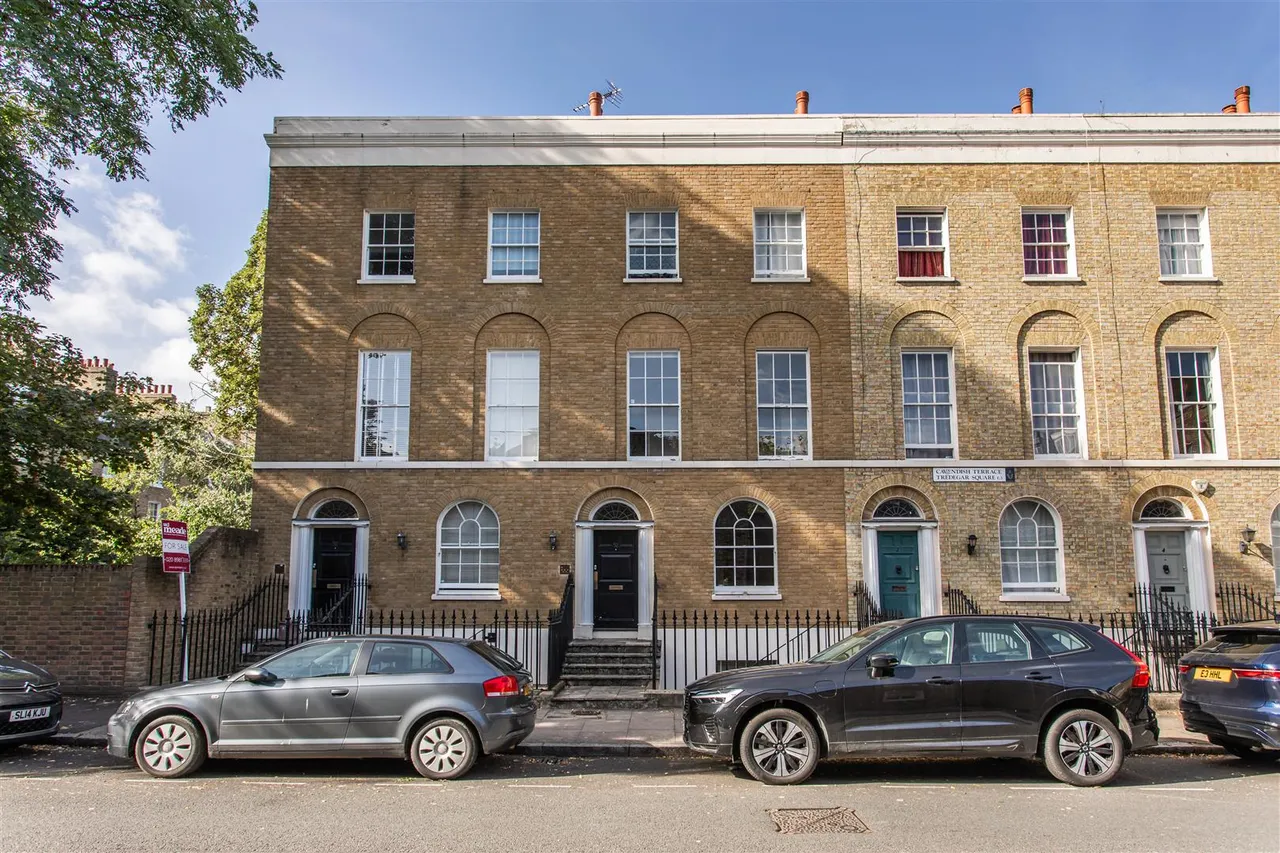 2 bed flat for sale, Tredegar Square, Mile End