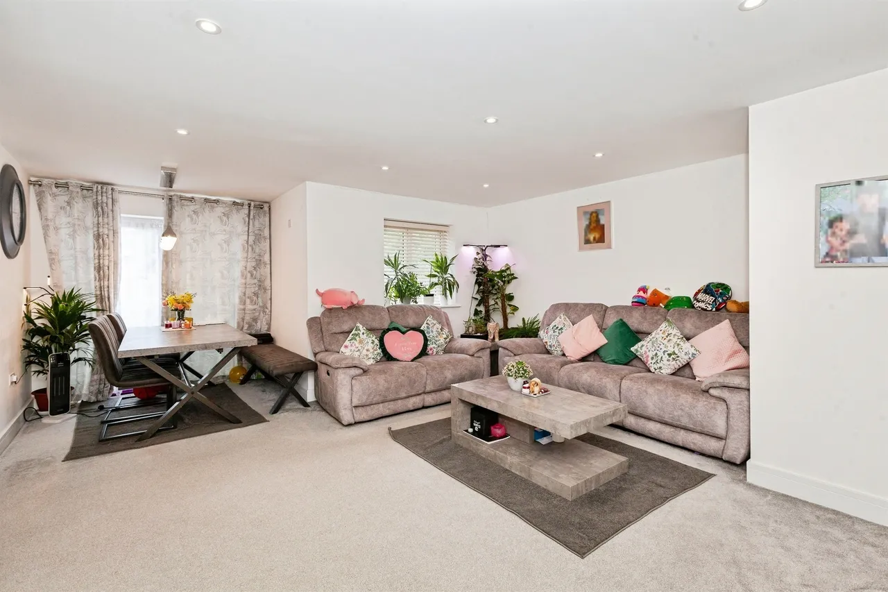 2 bed flat for sale — West Wycombe Road, HIGH WYCOMBE