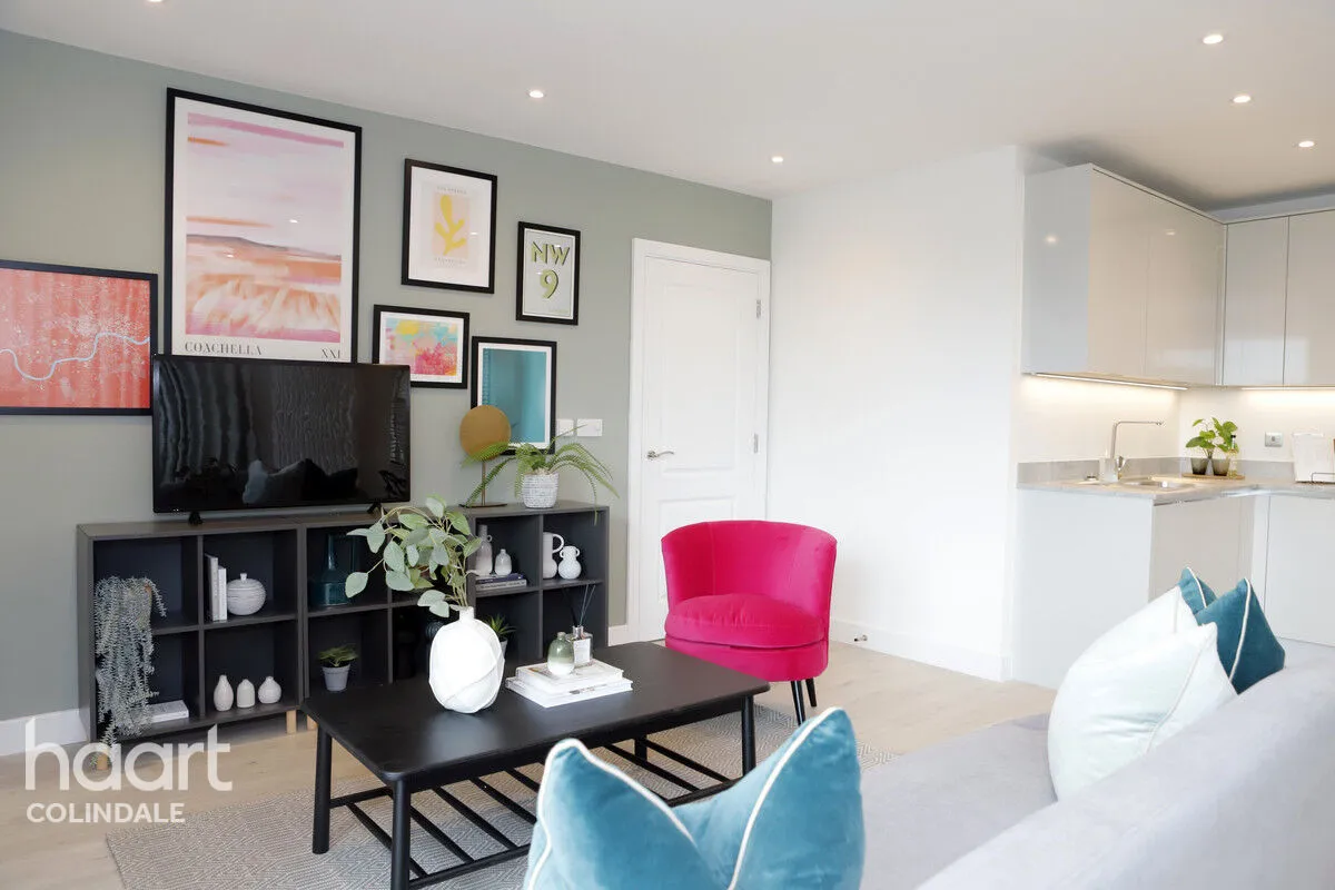 Bronze House, London, NW9, photo 2