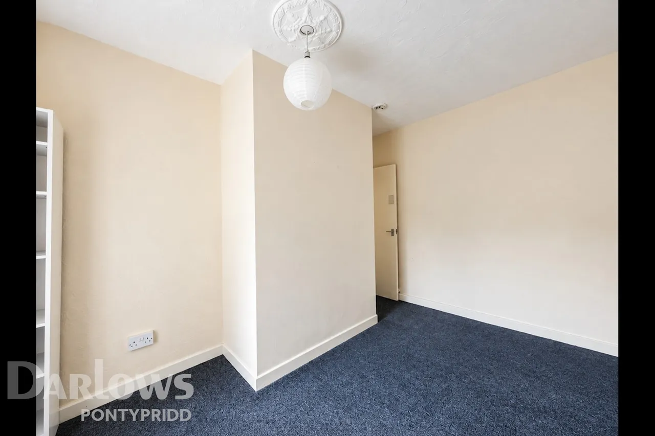 Birchwood Avenue, Pontypridd, photo 14