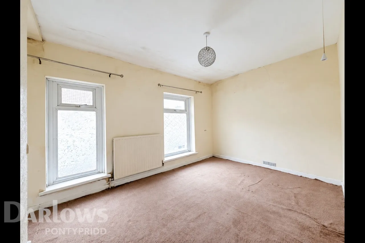 Birchwood Avenue, Pontypridd, photo 9