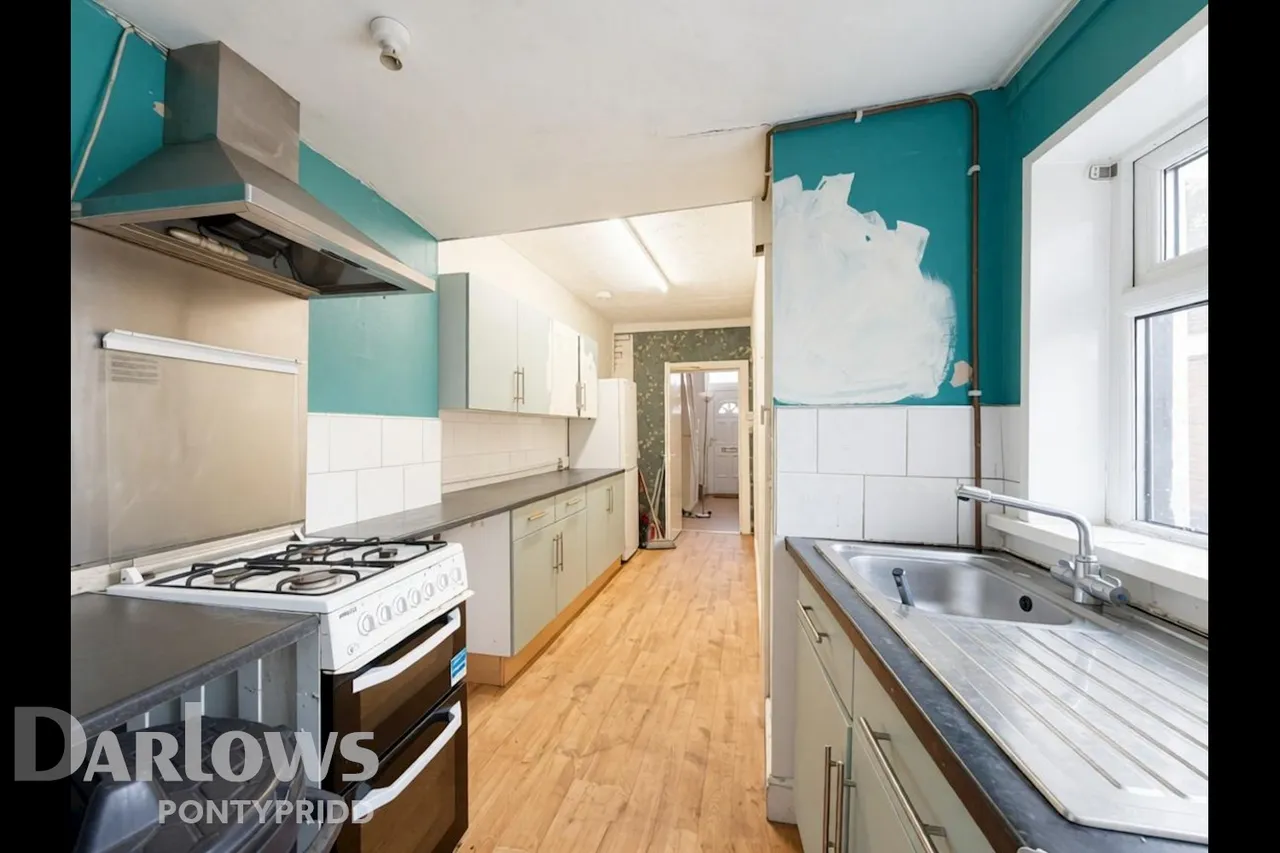 Birchwood Avenue, Pontypridd, photo 5