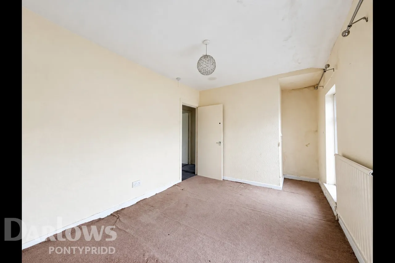Birchwood Avenue, Pontypridd, photo 10