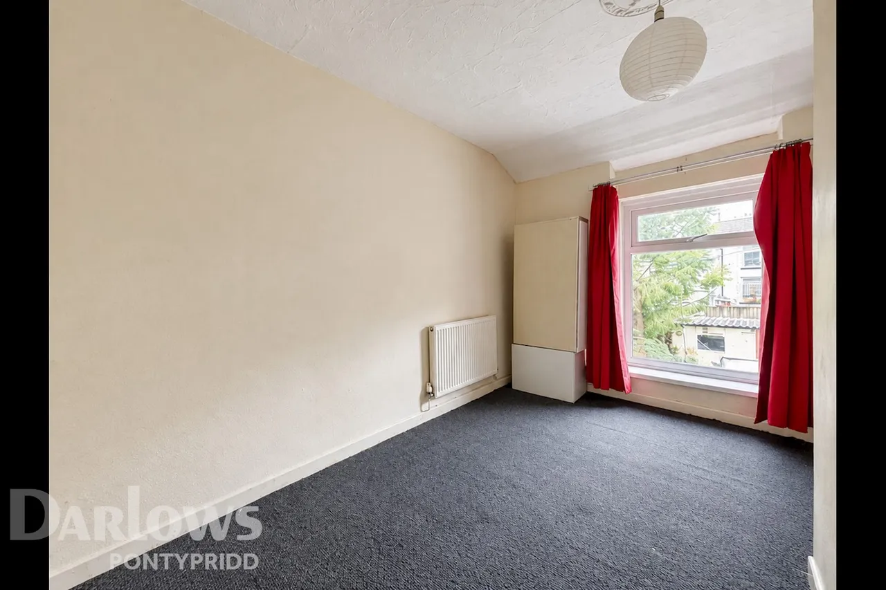 Birchwood Avenue, Pontypridd, photo 11