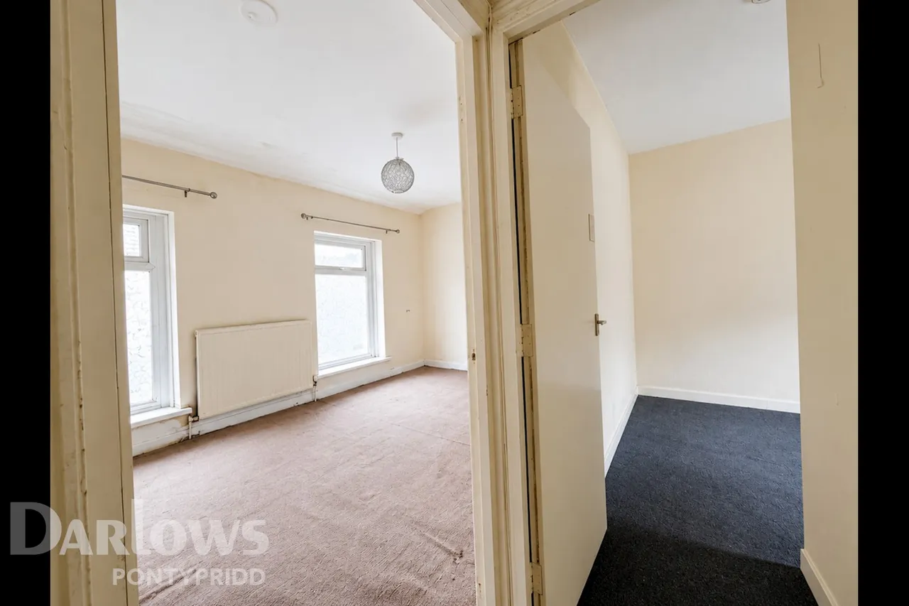 Birchwood Avenue, Pontypridd, photo 15