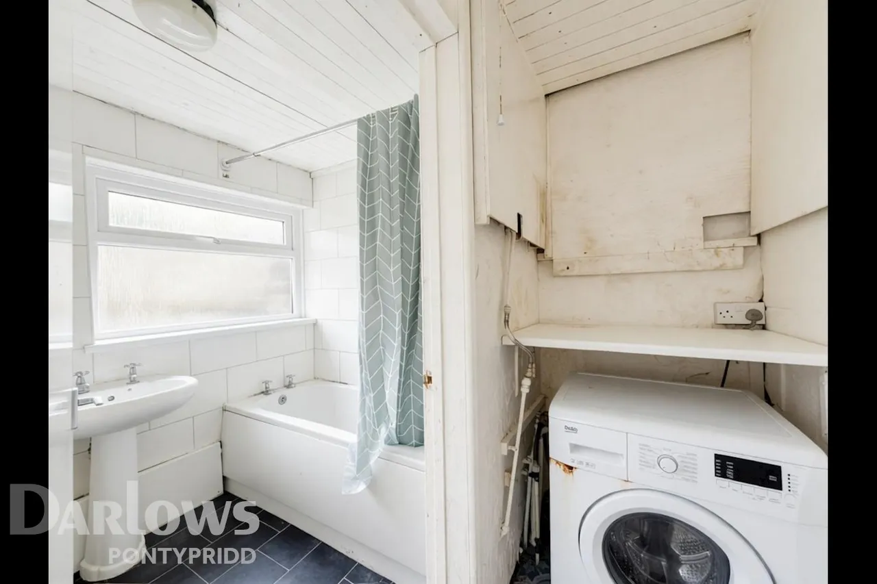 Birchwood Avenue, Pontypridd, photo 7