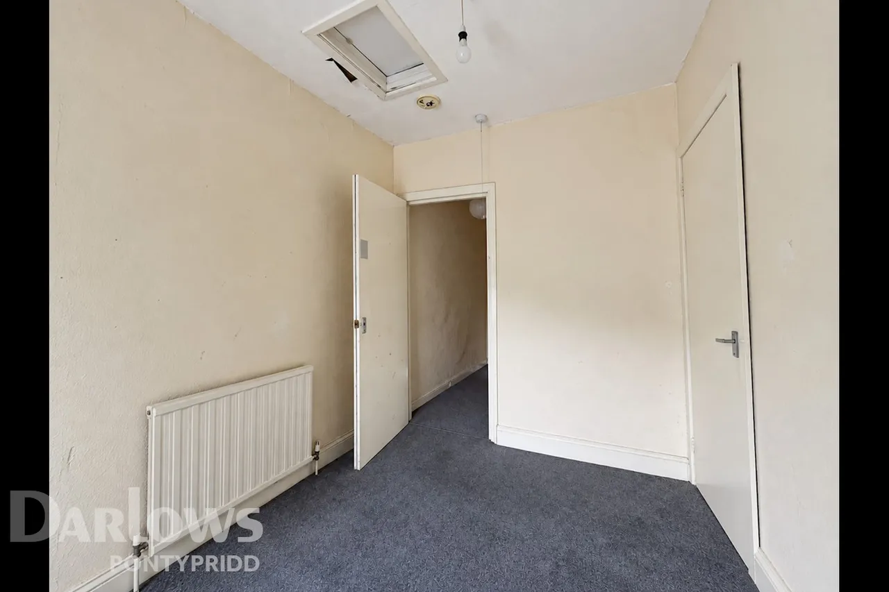 Birchwood Avenue, Pontypridd, photo 12