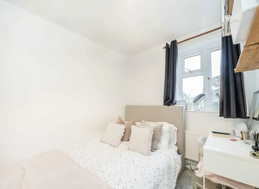 Acre Lane, Brixton, SW2, photo 5
