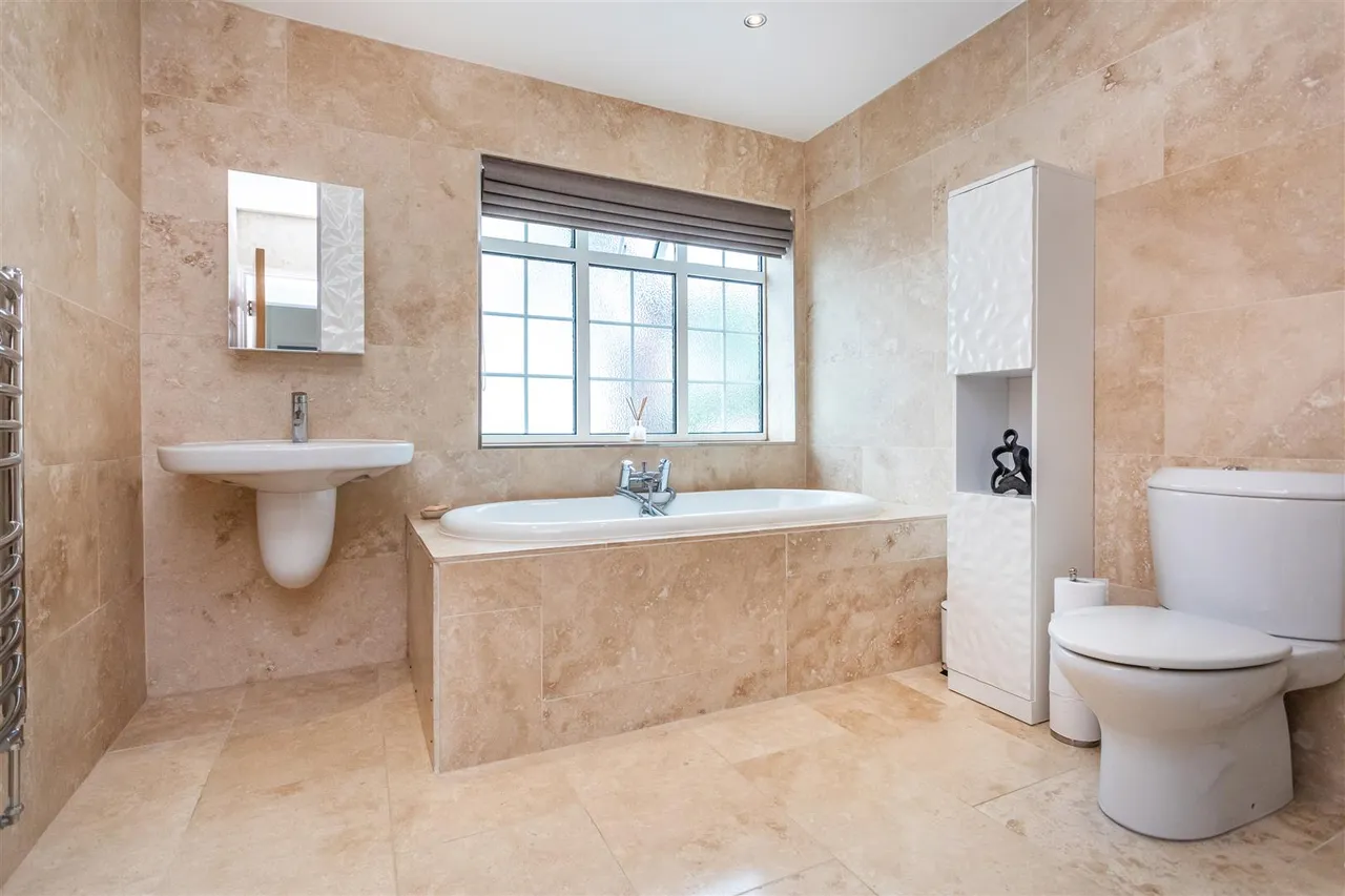 398, Holcombe Road, Greenmount, BL8 4HF, photo 21
