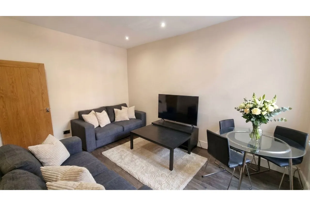 Denham Street, Manchester, M13, photo 2
