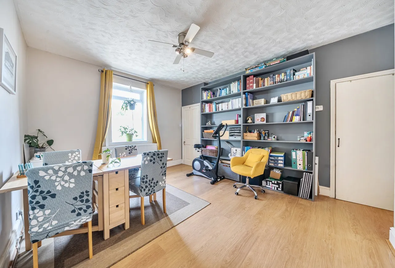 Hucclecote Road, Gloucester, GL3 3TZ, photo 7