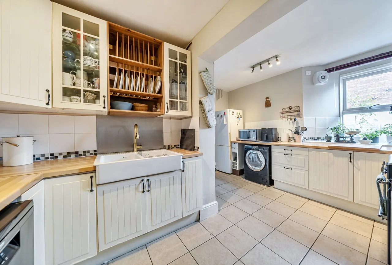 Hucclecote Road, Gloucester, GL3 3TZ, photo 4