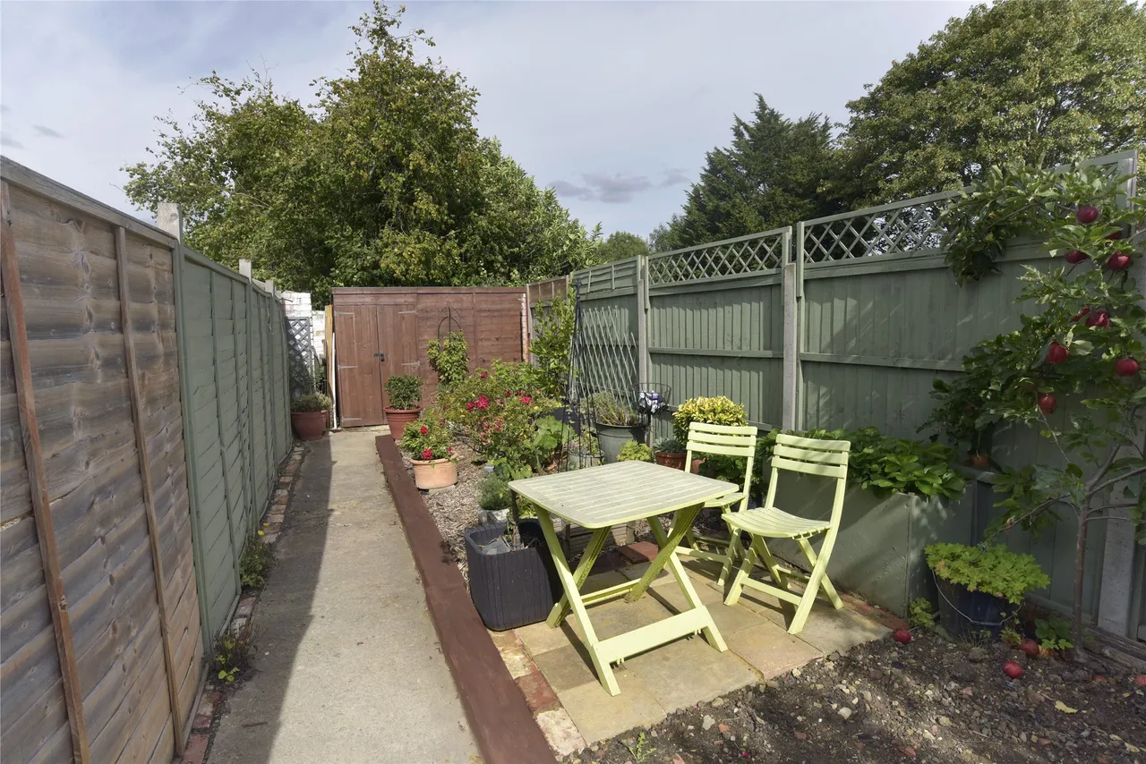 Hucclecote Road, Gloucester, GL3 3TZ, photo 14