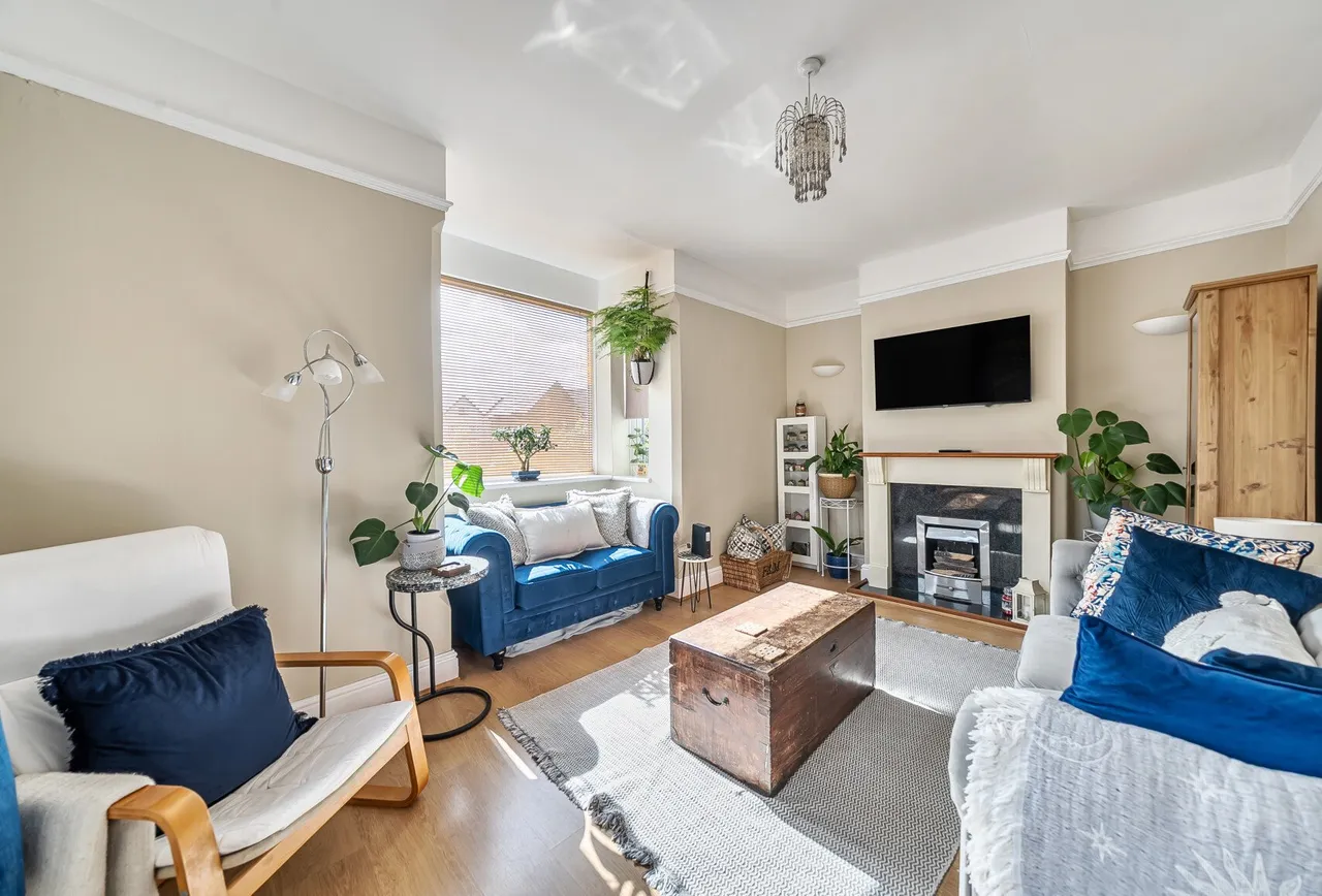 Hucclecote Road, Gloucester, GL3 3TZ, photo 3